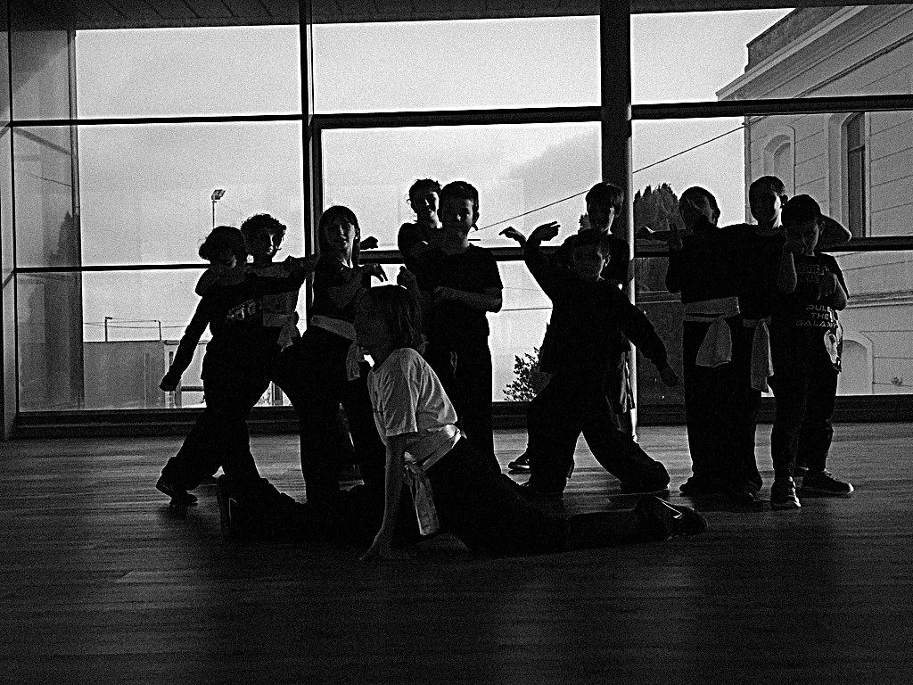 Lezione di arti marziali per bambini e ragazzi